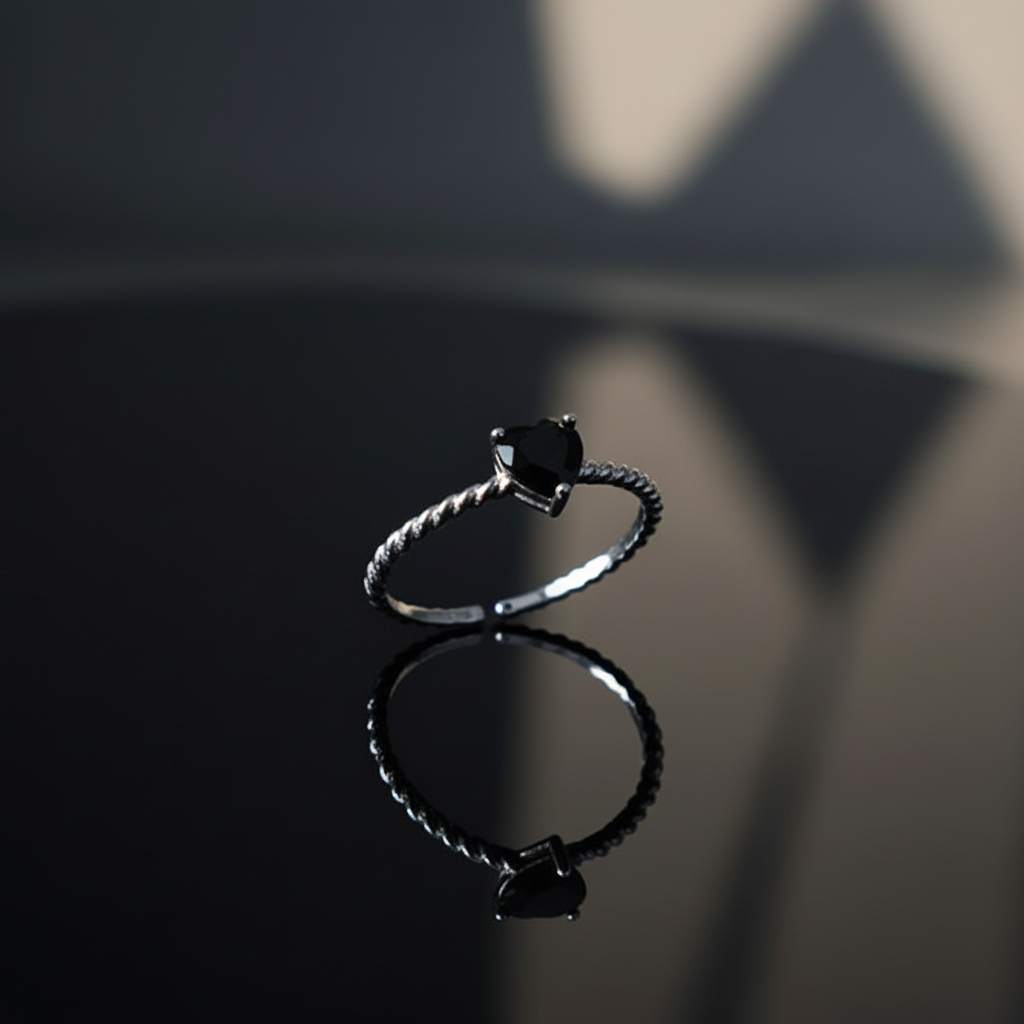 Ezüst fekete zirkónia szerelmi csavar gyűrű