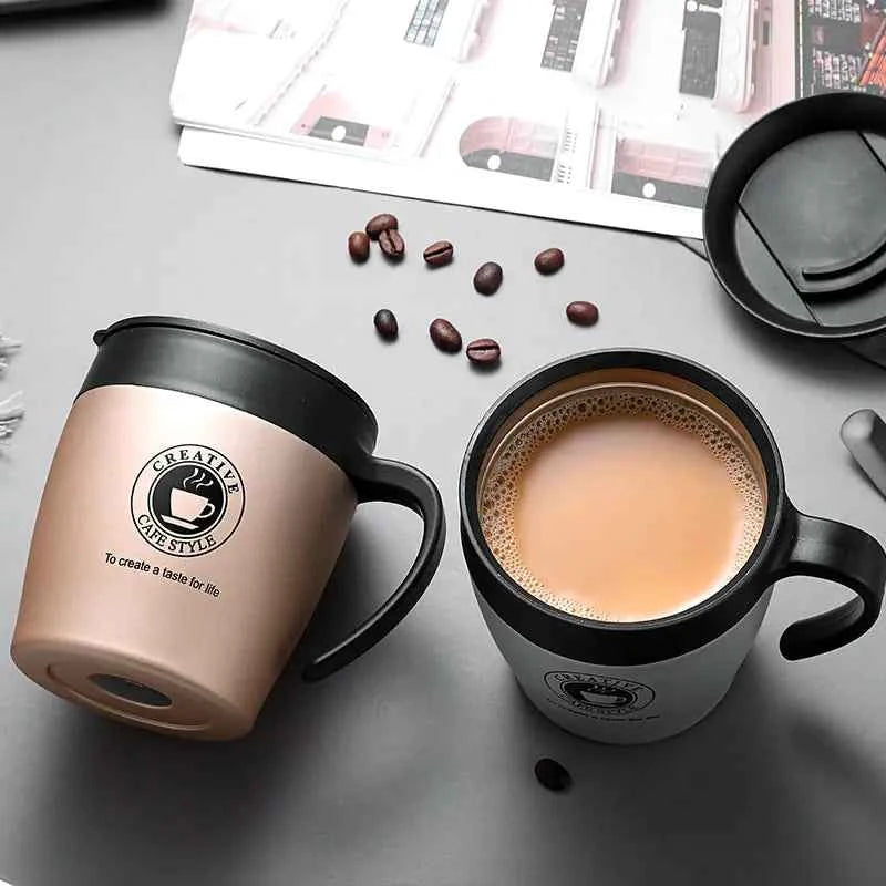 Rozsdamentes acélból készült szigetelt kávébögre fogantyúval