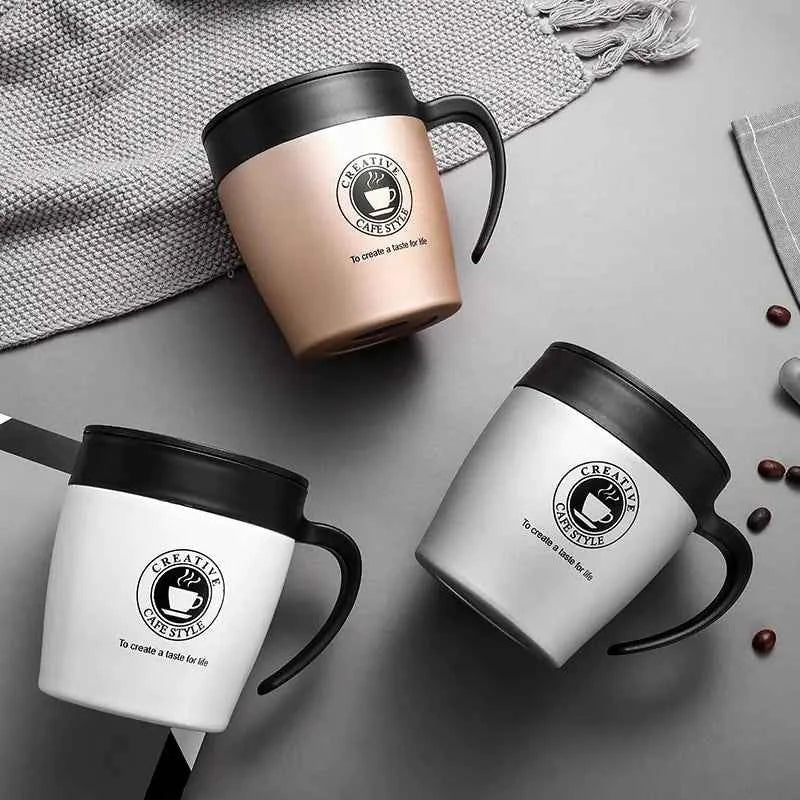 Rozsdamentes acélból készült szigetelt kávébögre fogantyúval